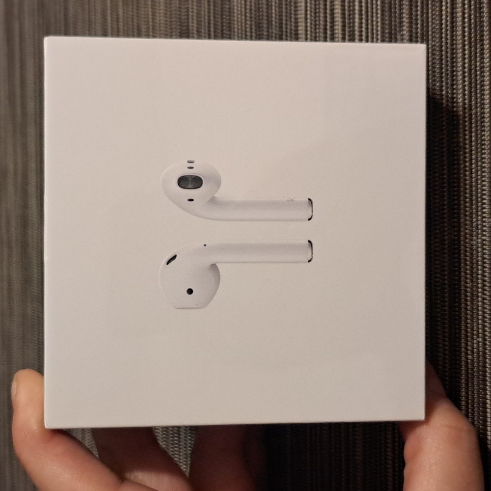 Airpods (2nd generation)